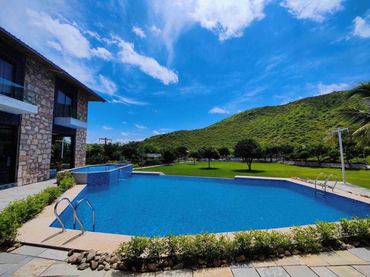 The Divine Hills Resort Nai Luaran gambar