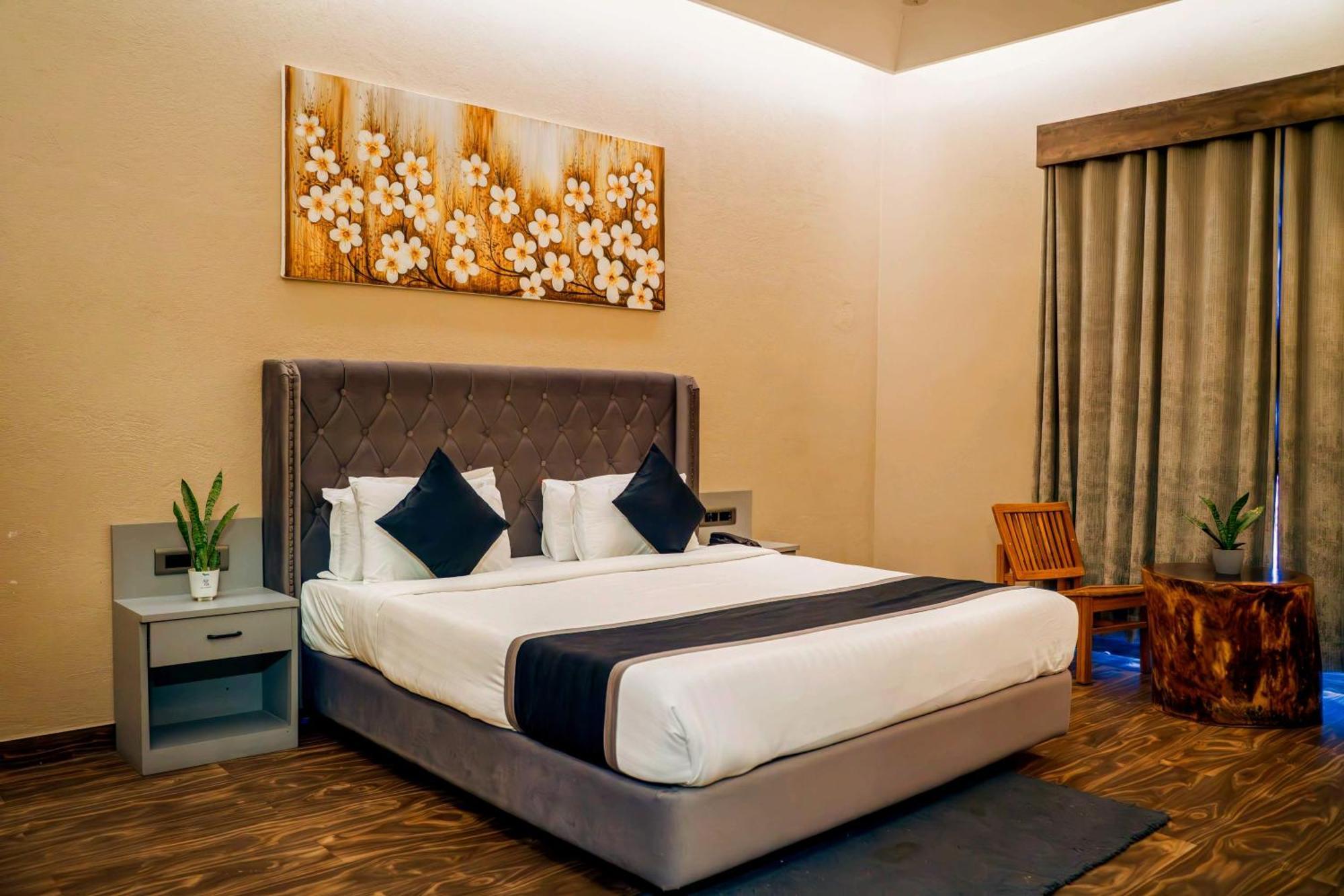 The Divine Hills Resort Nai Bilik gambar